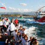 San Vicente regula el acceso a los barcos de La Folía con pulseras azules
