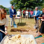 Ruente inicia las obras de sus primeras piscinas comarcales y estrena la cubierta de la pista polideportiva